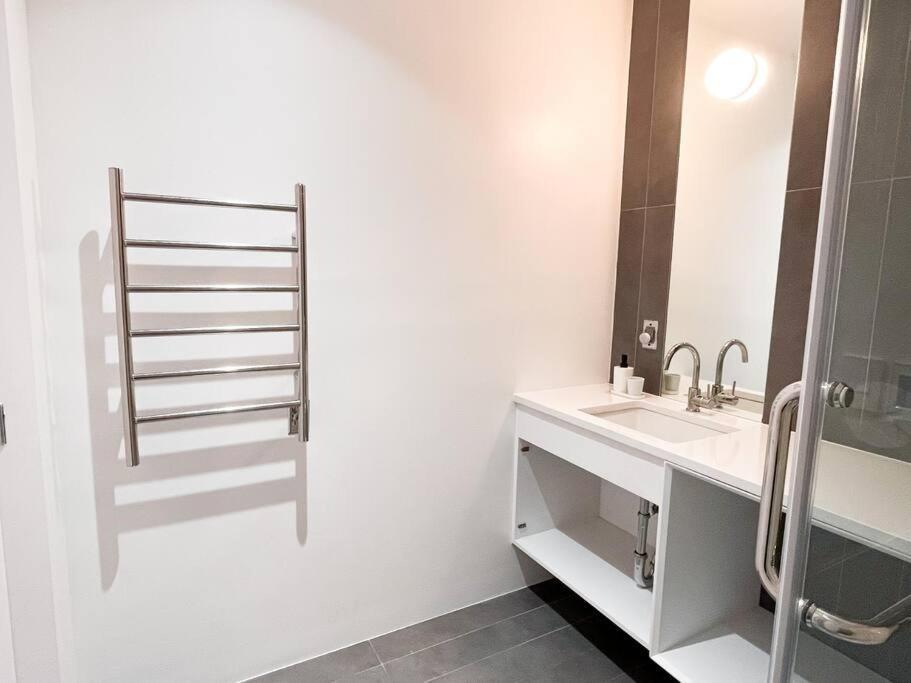 New Beautiful Modern One Bedroom Apt In Brooklyn At Rem-Casa New York Kültér fotó